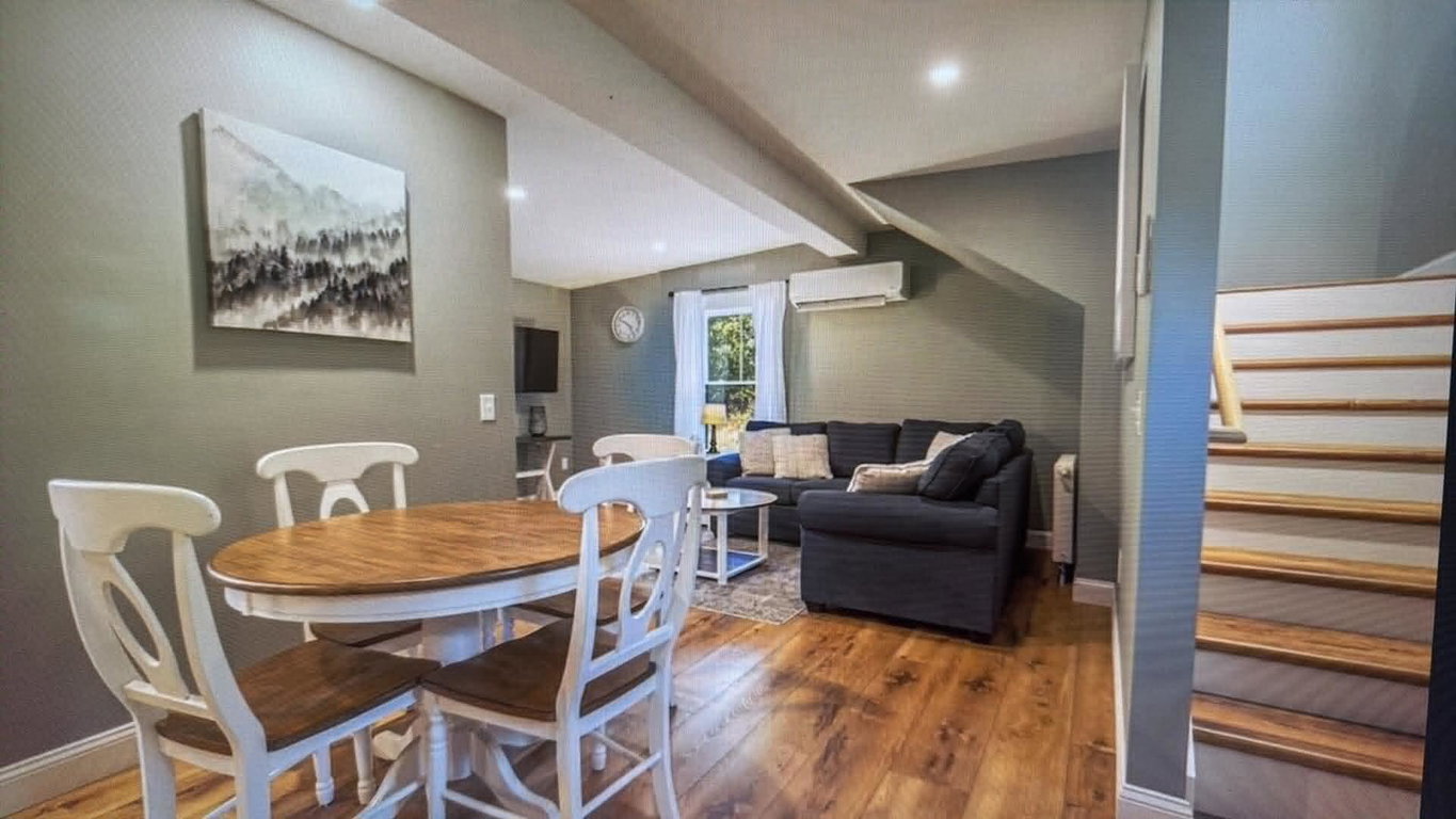 328 b dining