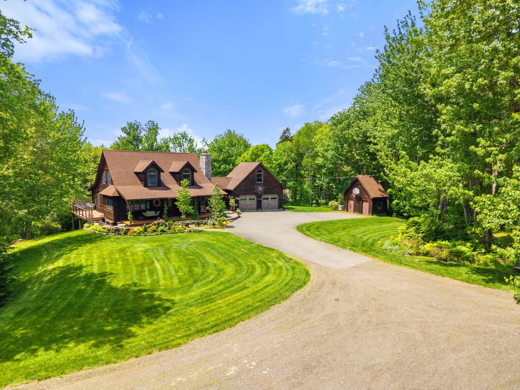 31 Hallbrook Way