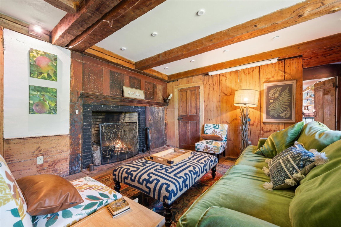30-Family Room