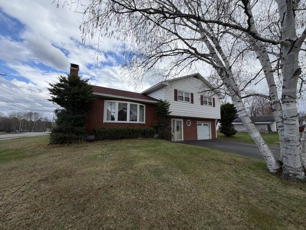 43 Elm Street East Millinocket