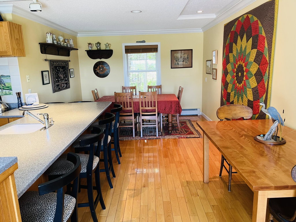 Dining/Kitchen