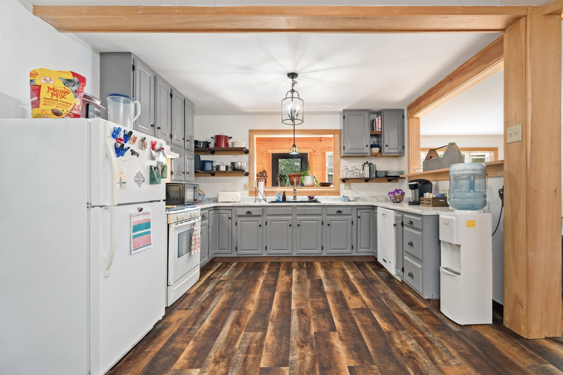 14-Kitchen