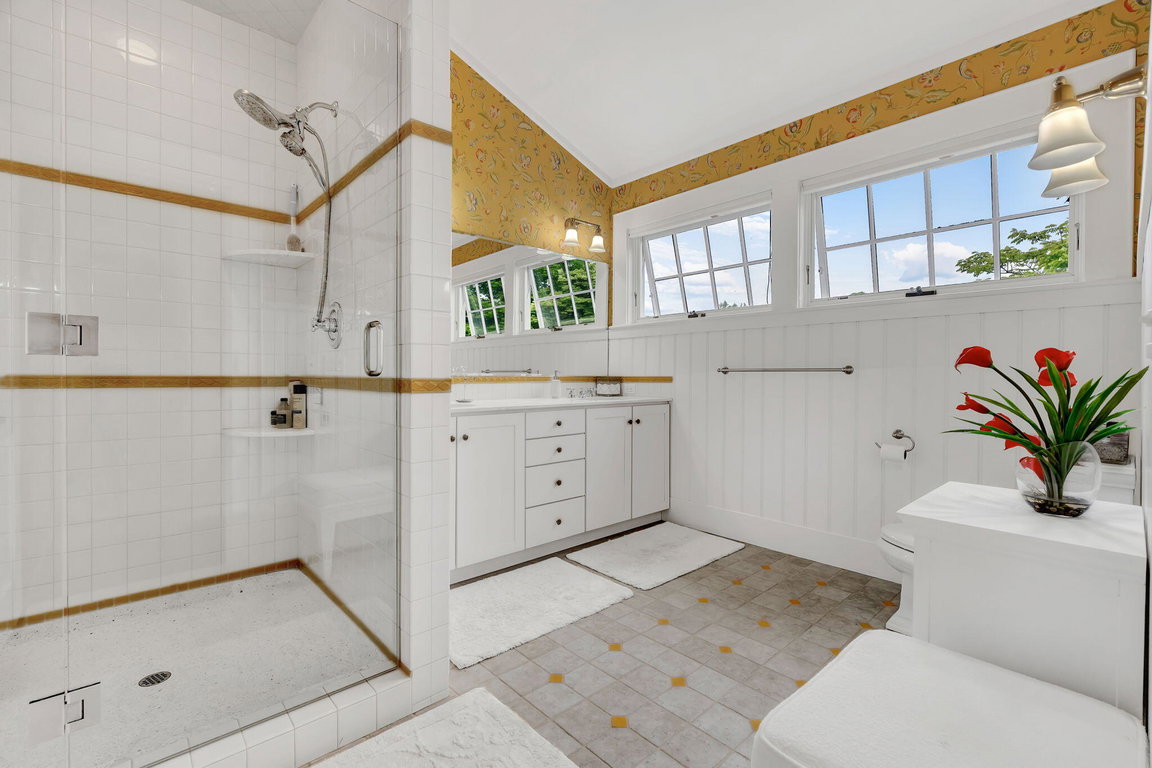139-web-or-mls-425-seawall-rd
