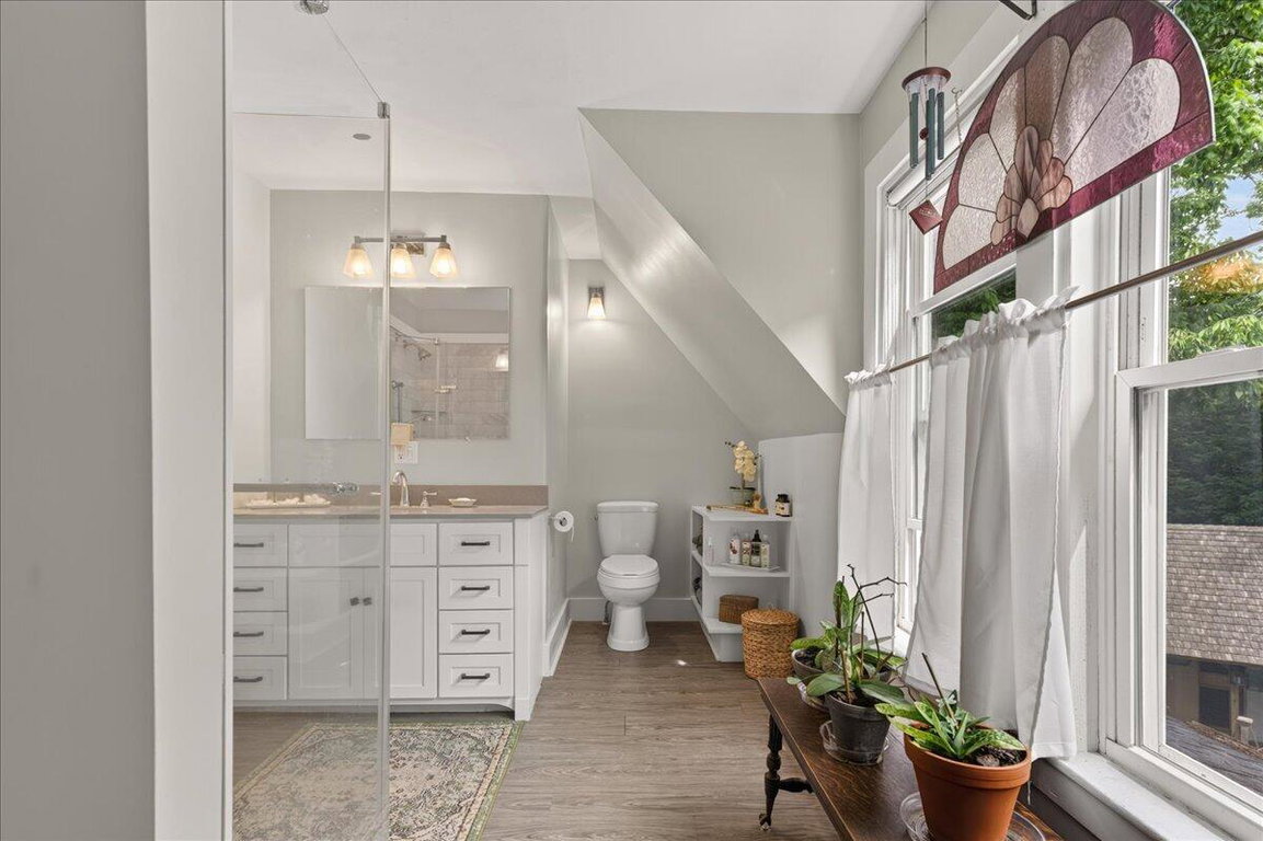 2nd floor Primary Bathroom