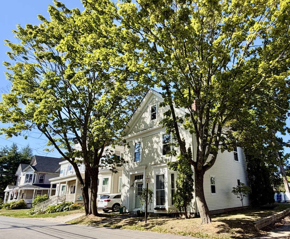 17 Grove Street Rockland