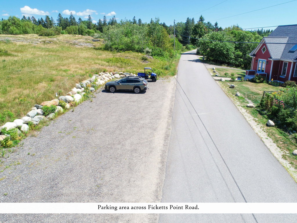 Grounds (19), label