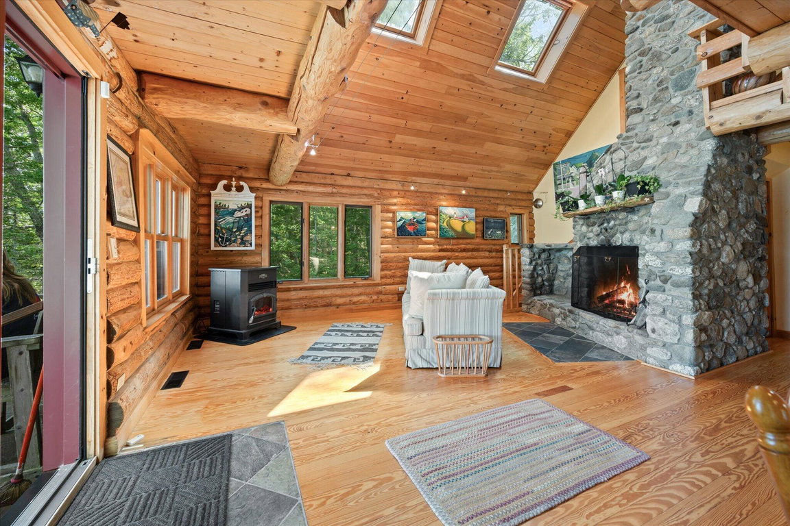 06-Living Room