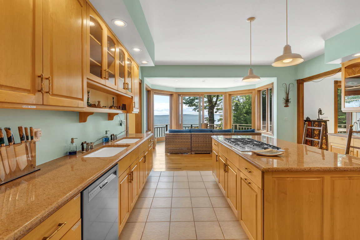 39-web-or-mls-1197-bay-rd