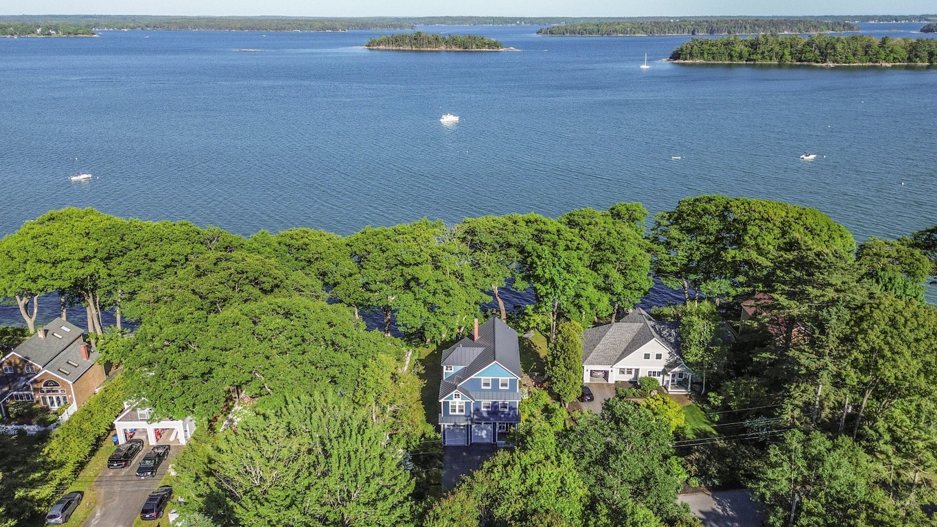 86 Maquoit Drive Freeport