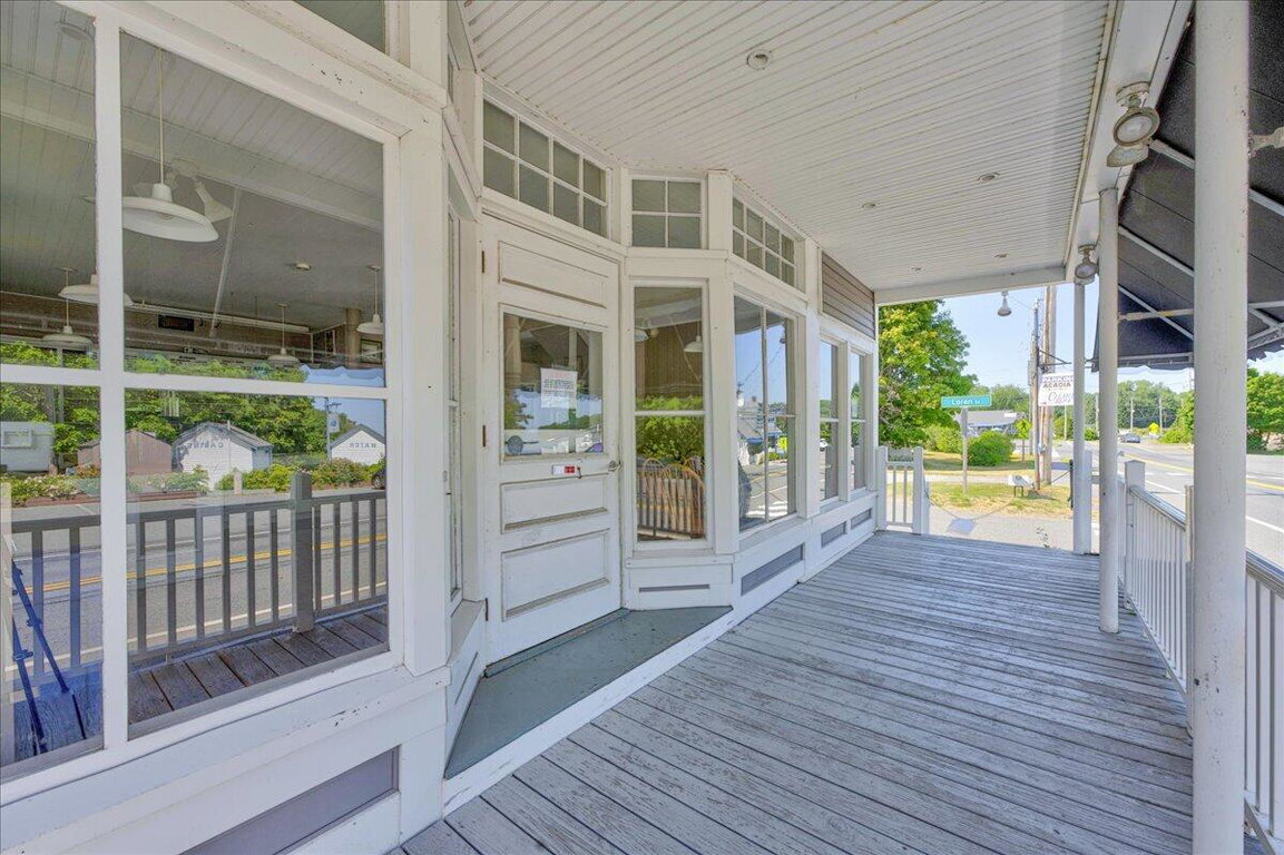 44-Loren St. Bar Harbor_Restaurant_Apt