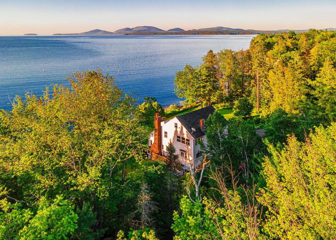 11 Ocean Bridge Boulevard Lamoine