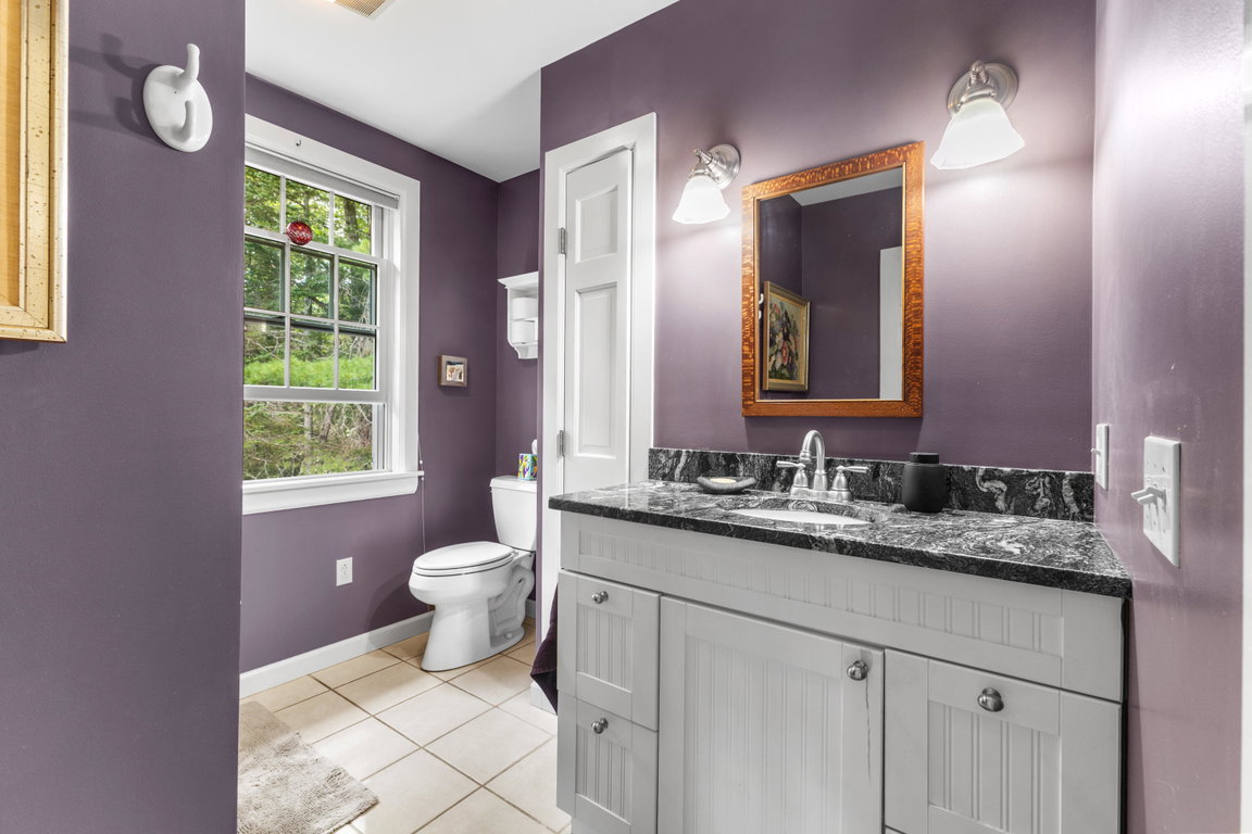 Upstairs full bathroom