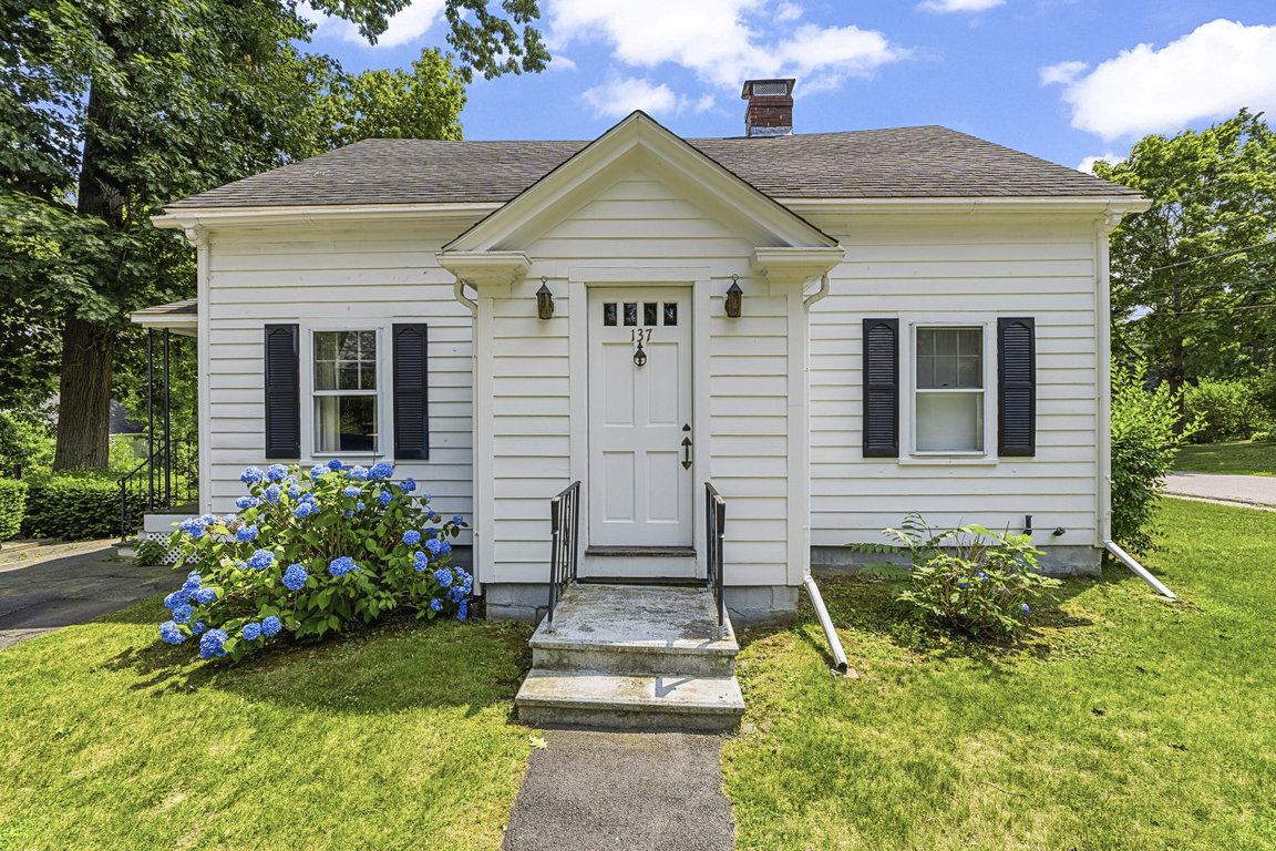 137 Pleasant Street Eliot