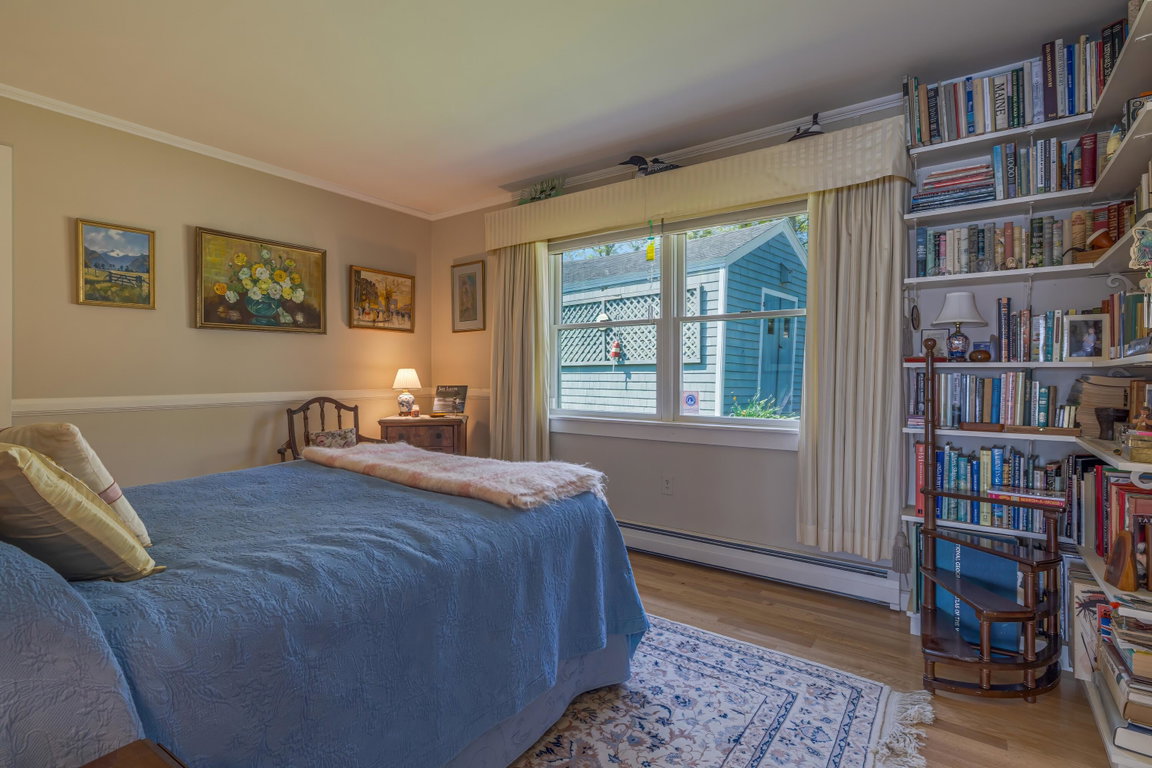 Guest bedroom