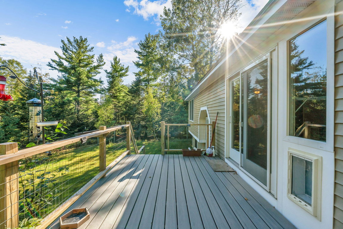 33-web-or-mls-736-eagle-lake-rd
