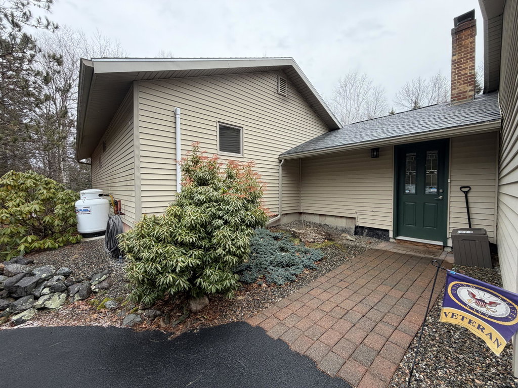 14 Ackley Way East Machias