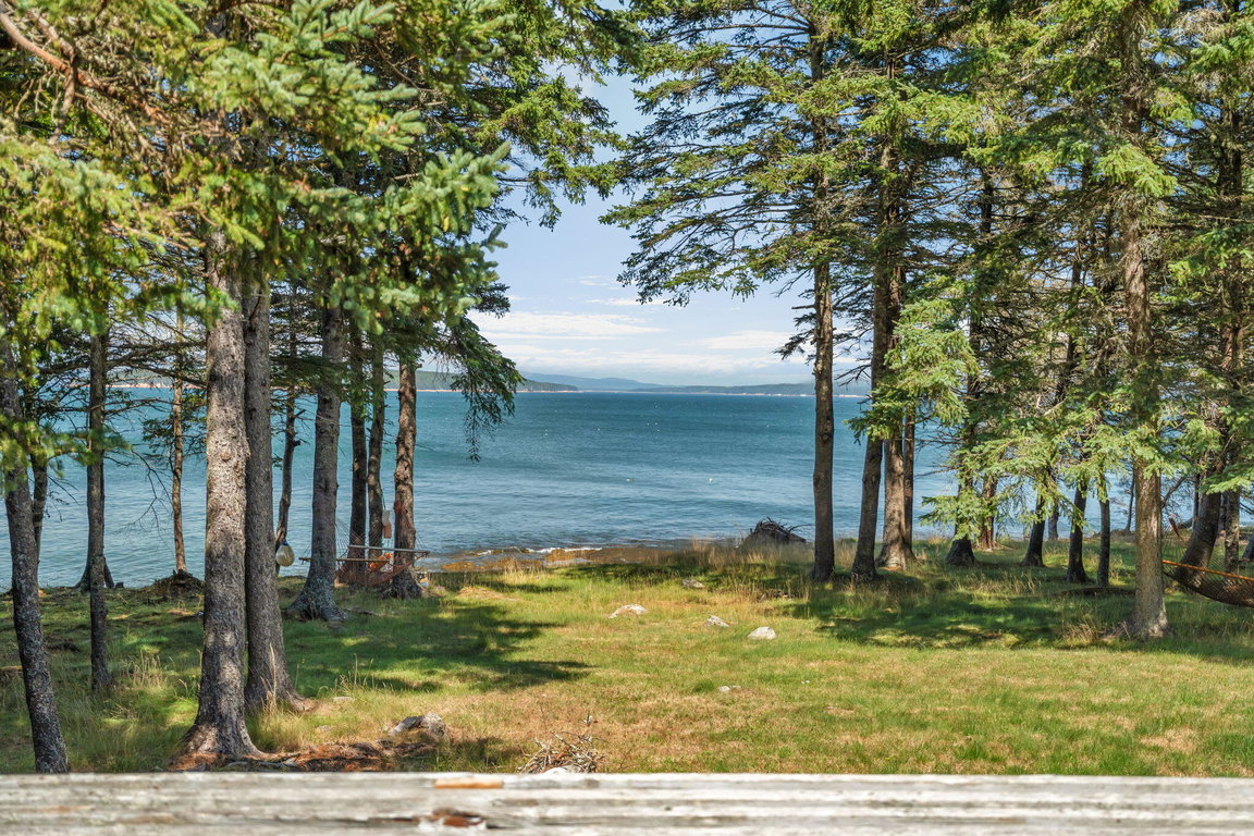 56-web-or-mls-142-e-point-rd