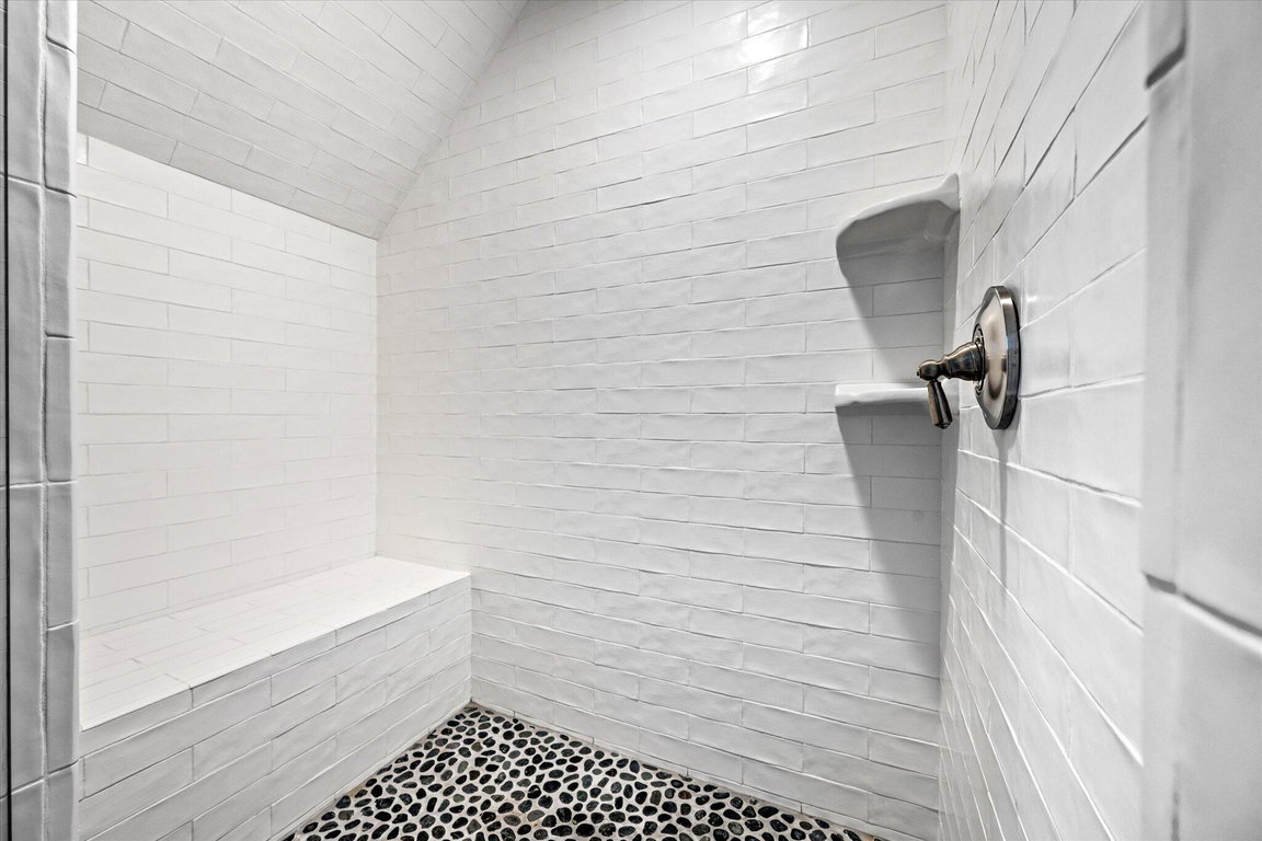 49-Bathroom 2