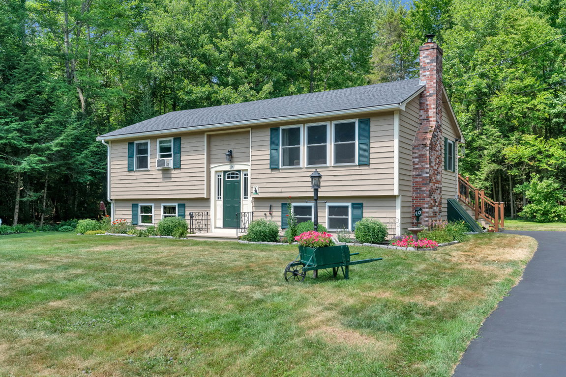 19 Crystal Lane Cumberland