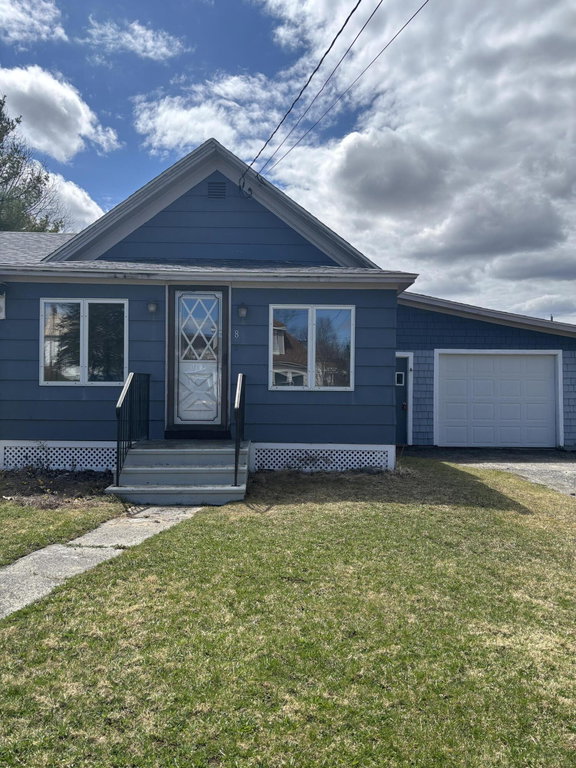 8 Maynard Street Washburn