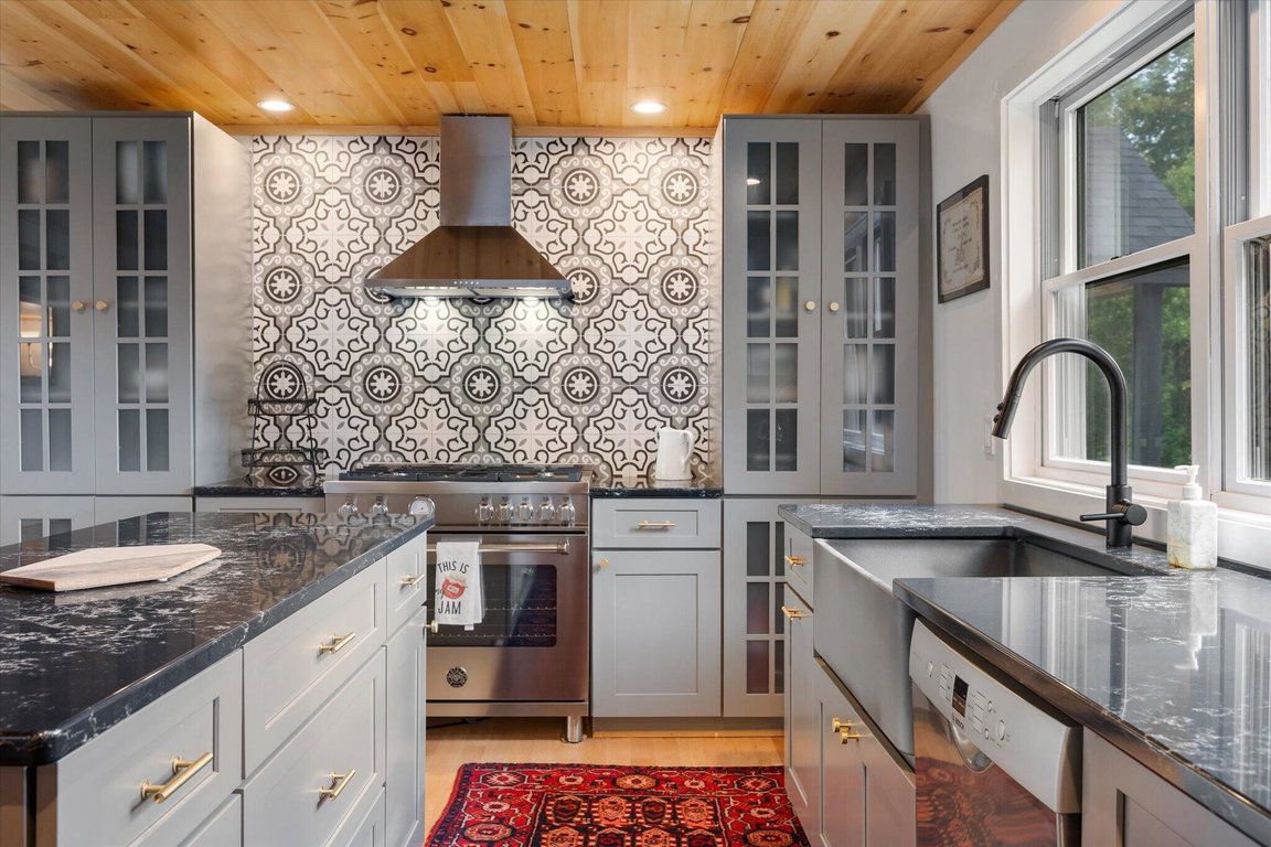 18-Kitchen
