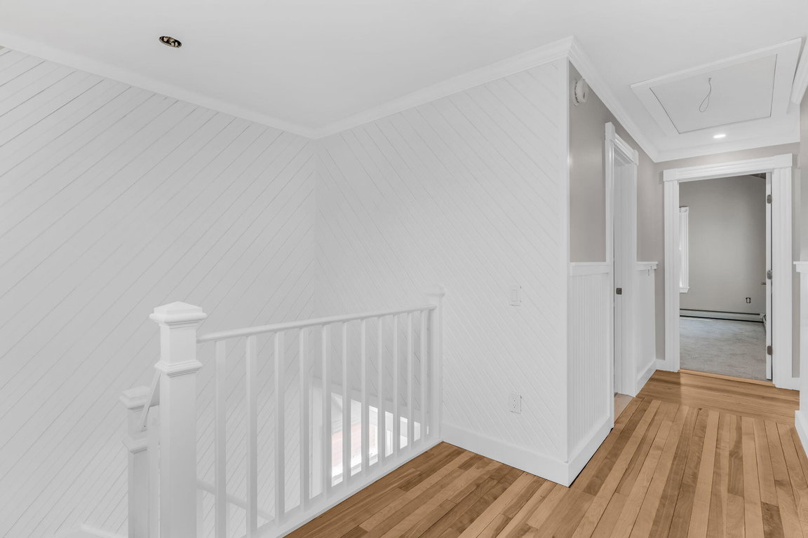 27-web-or-mls-54-greeley-ave