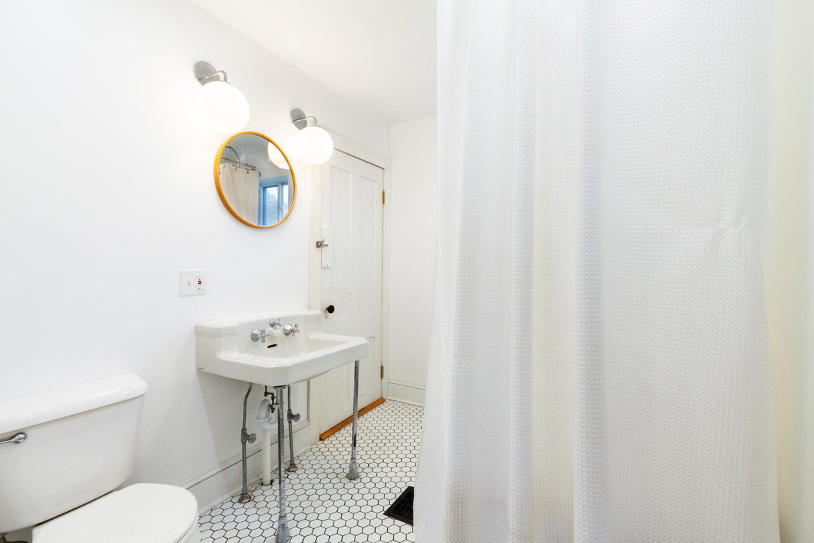 4. Bathroom 1st FL