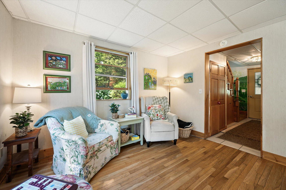 10-Living Room