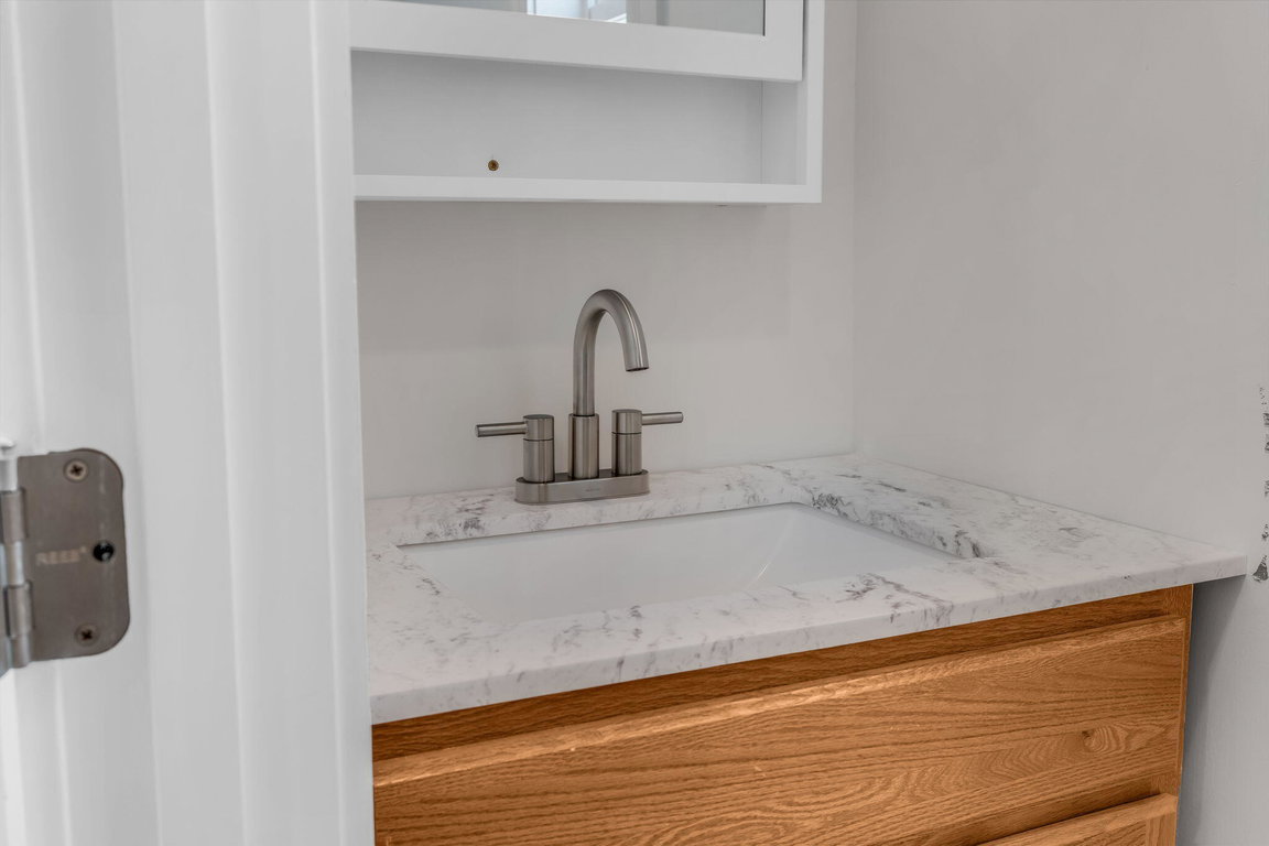 11-web-or-mls-54-greeley-ave