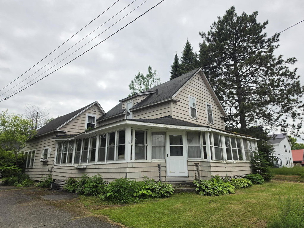 28 Roberts Street Caribou