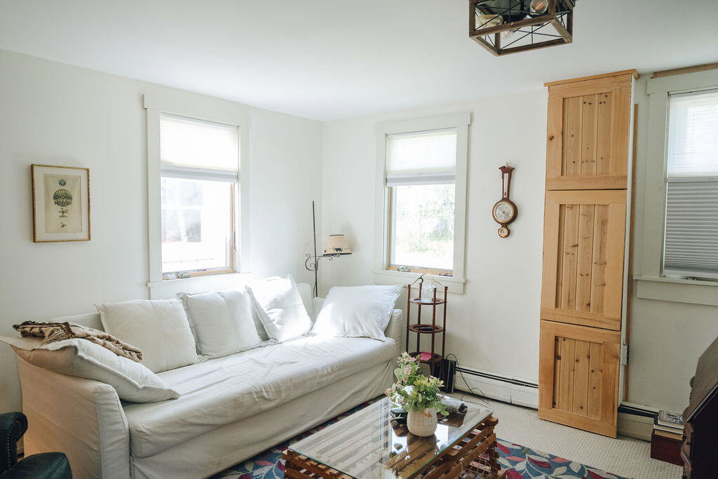 Den or 2nd bedroom