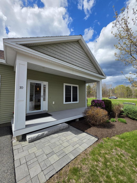 5 Shore Drive Orono