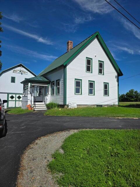 696 Center Road Corinna