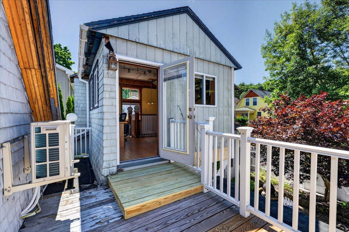 32-107 Ledgelawn Ave (47 of 96)