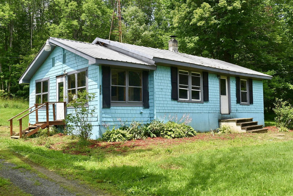 1088 Fairbanks Road Farmington