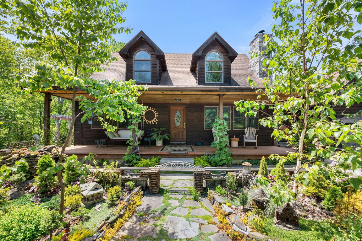 31 Hallbrook Way