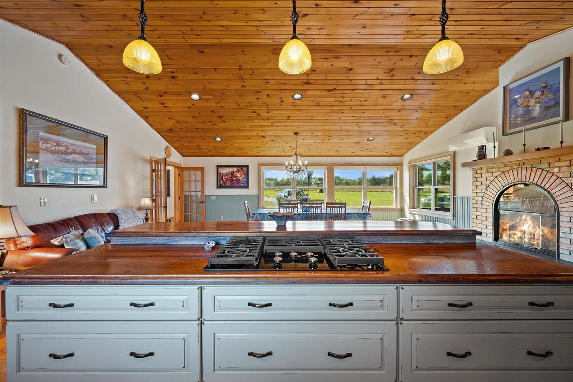 042-Kitchen, Dining