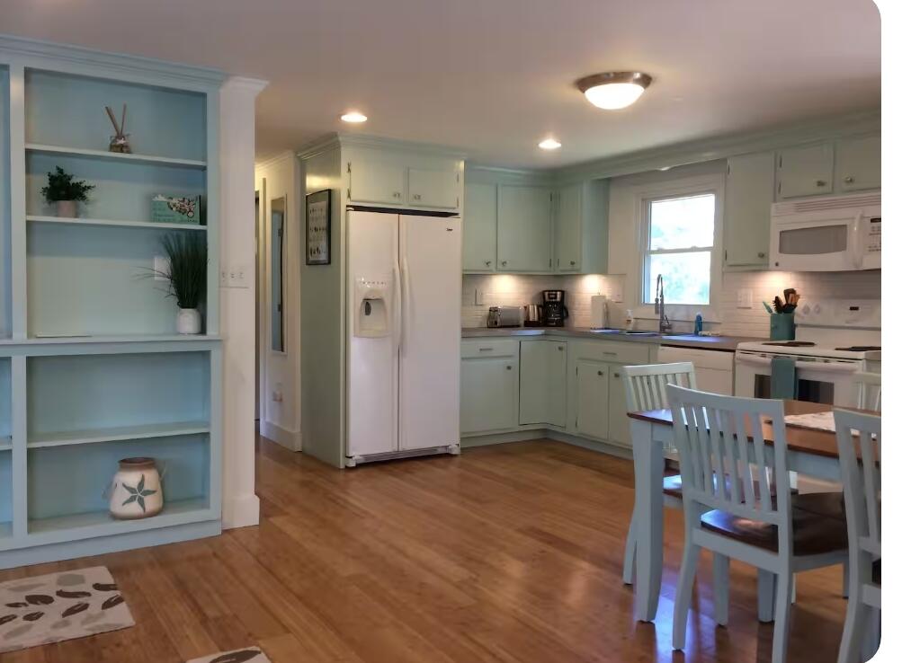 View of Kitchen from Living Rm