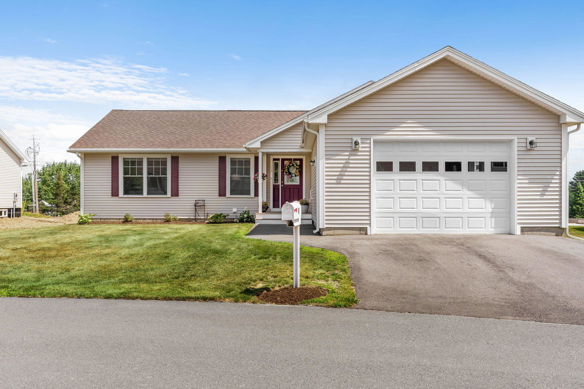 16 Hunter Drive Hermon