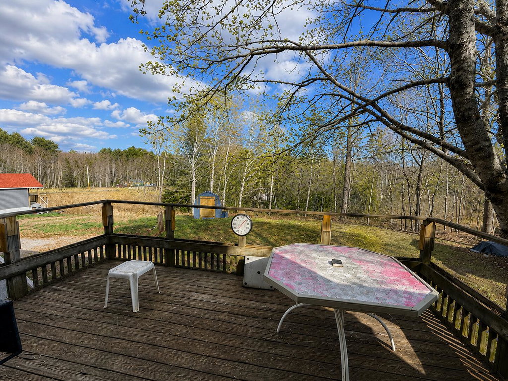2nd level back deck