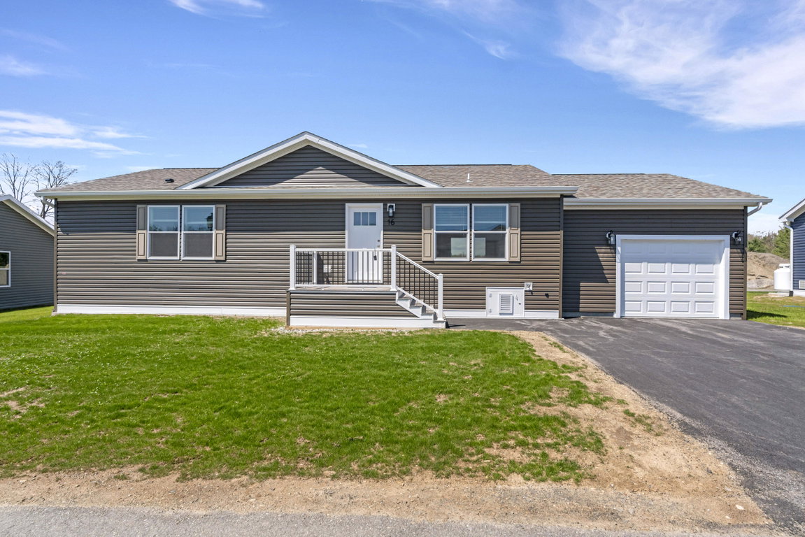 16 Colony Way Kittery