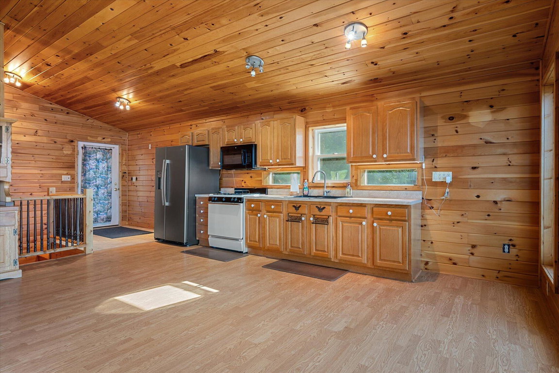 11-Kitchen