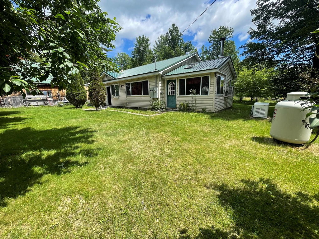 18 Creamer Drive Drive Plymouth