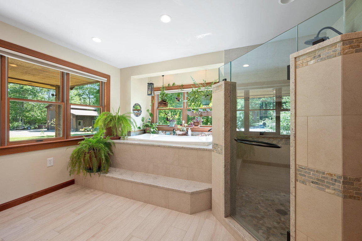 31 Hallbrook Way