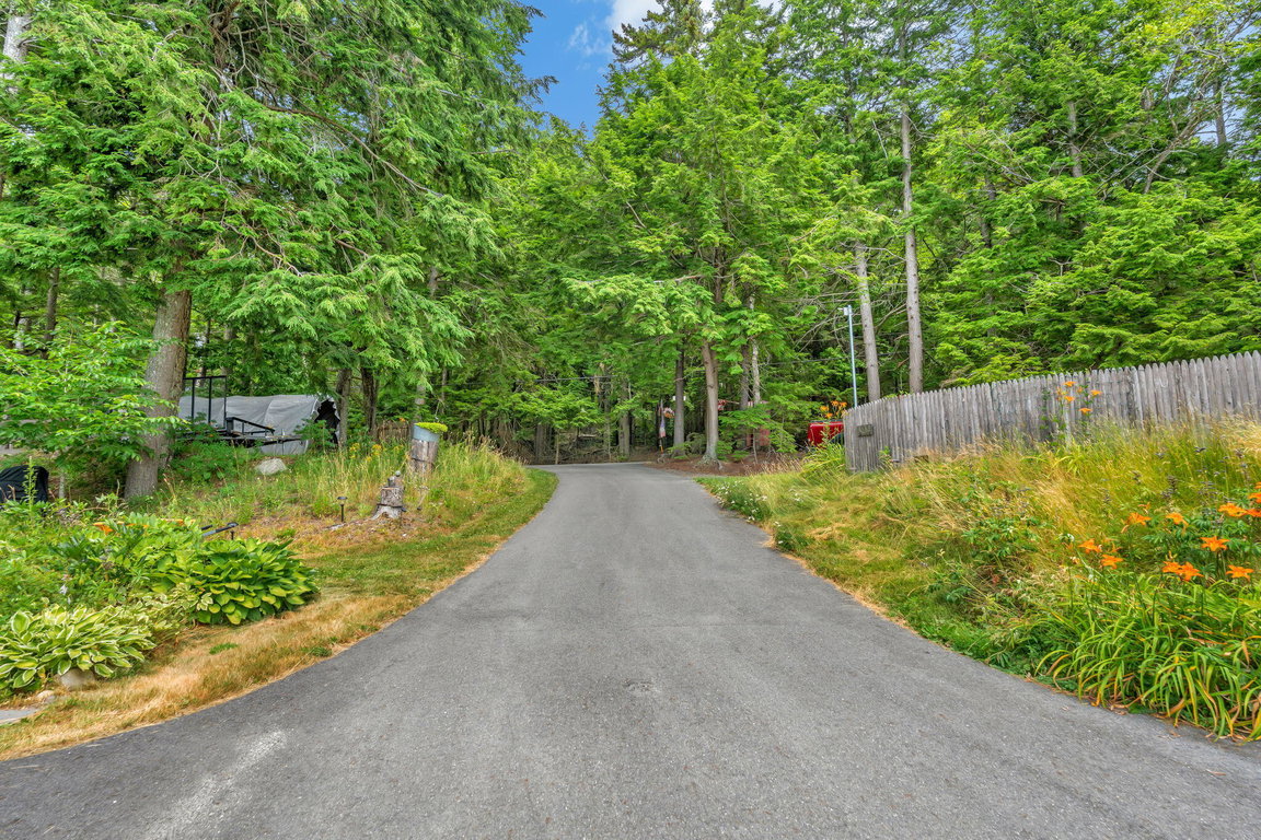 27-web-or-mls-293-scotts-neck-rd