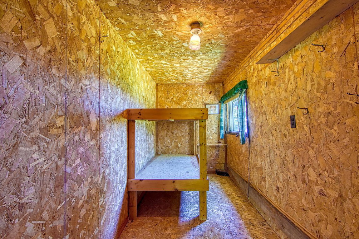 Bunkroom in the Boathouse