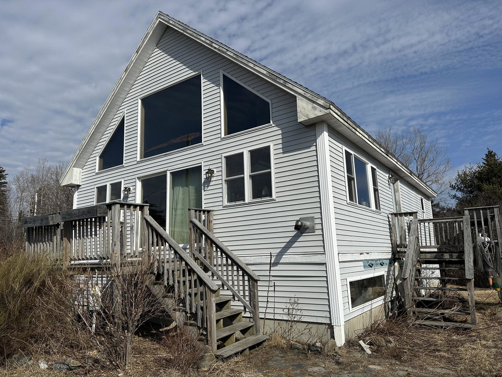 26 Clark Point Road Tremont