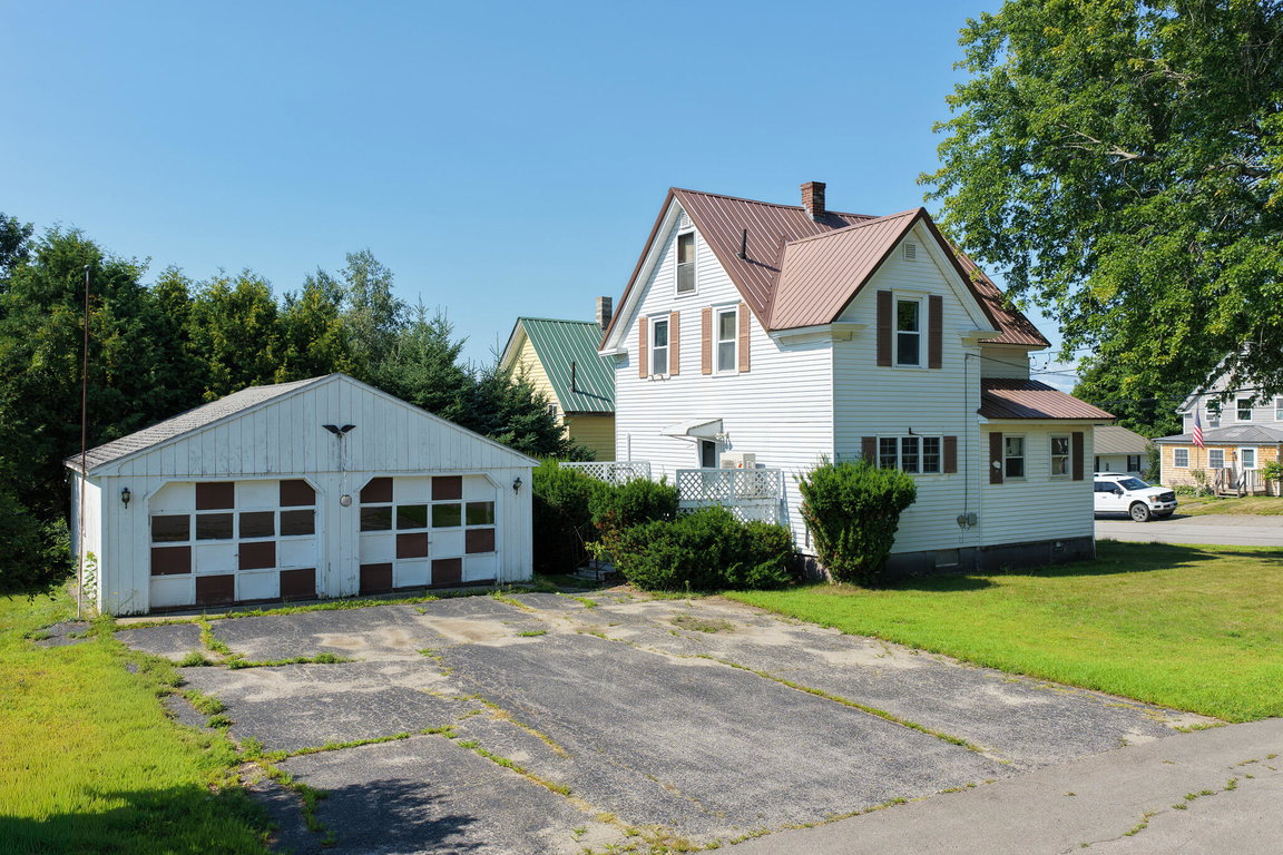 25 Birch Street East Millinocket