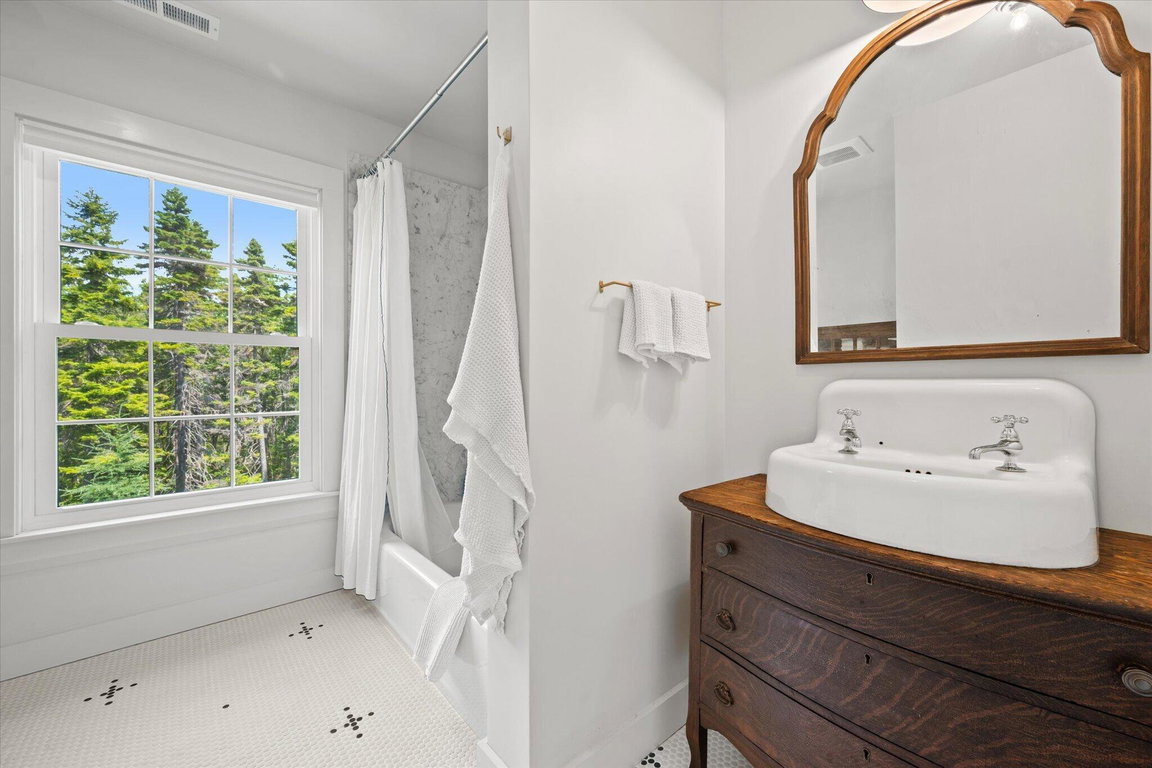 44-Bathroom
