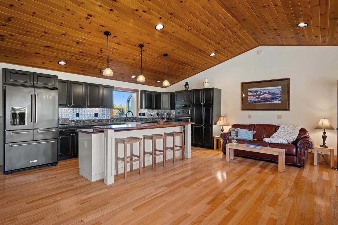 039-Kitchen, Dining